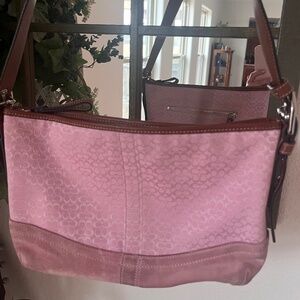 💕Coach Blush Pink Mn Signature E/W Duffle 10945💕 Valentine’s Day